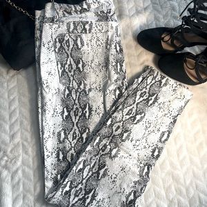 Snake Print Jeans - JustFab - Size 31